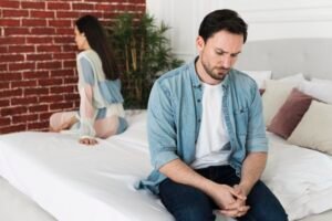 Blogs 19 couple thinking about family breakup